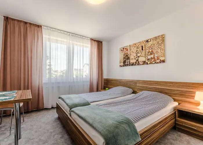 Zlota 24 בית הארחה קארוויה