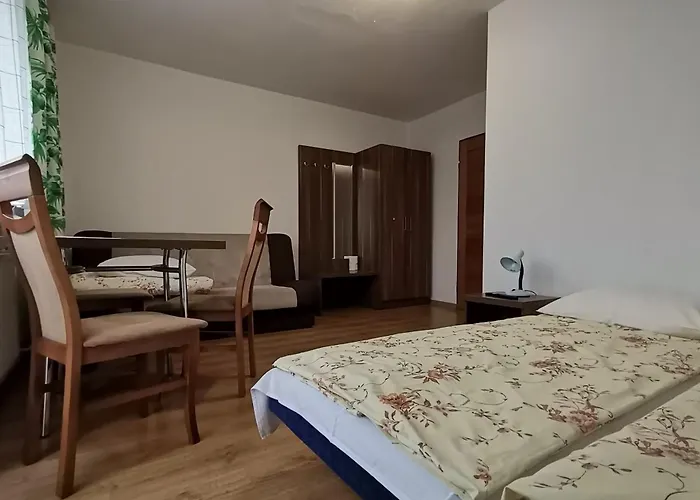 בית הארחה Zlota 24 *